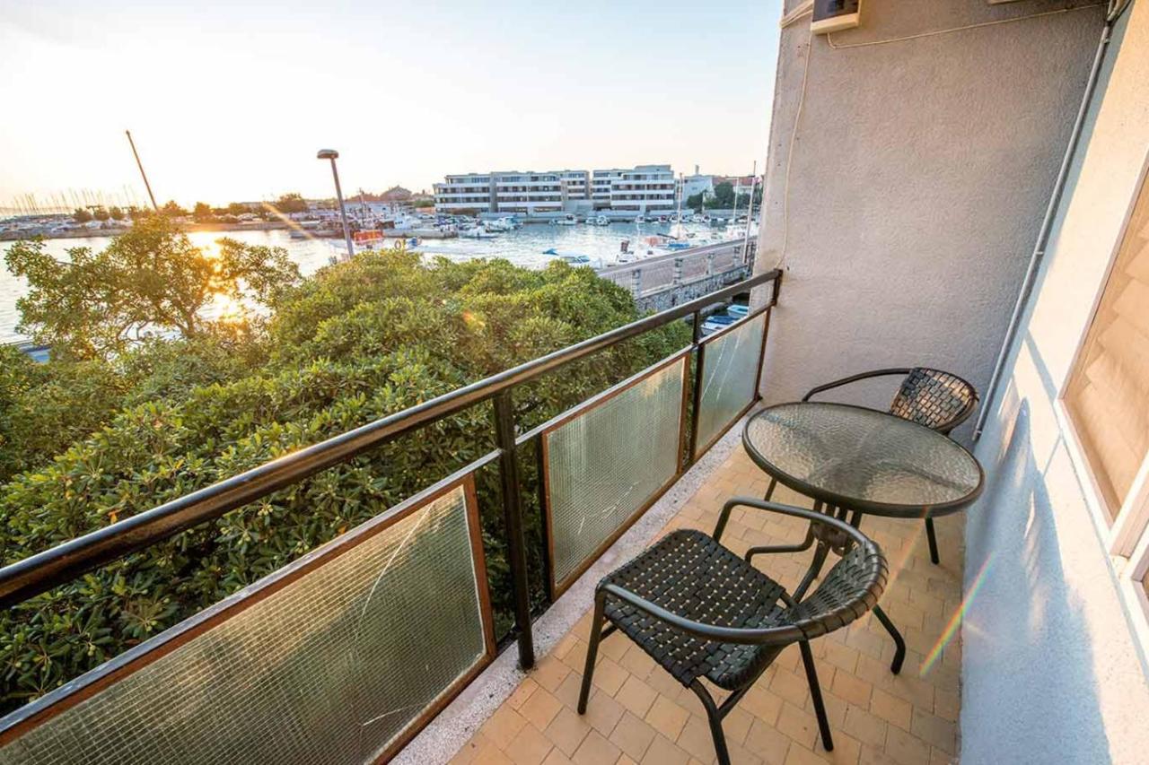 Amazing Seaview Apartment With A Balcony Near The Beach - Kneza Trpimira I ซาดาร์ ภายนอก รูปภาพ