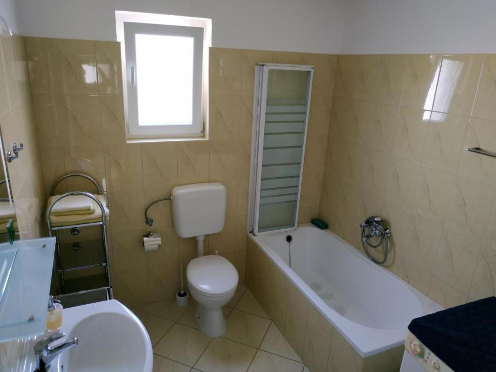 Amazing Seaview Apartment With A Balcony Near The Beach - Kneza Trpimira I ซาดาร์ ภายนอก รูปภาพ