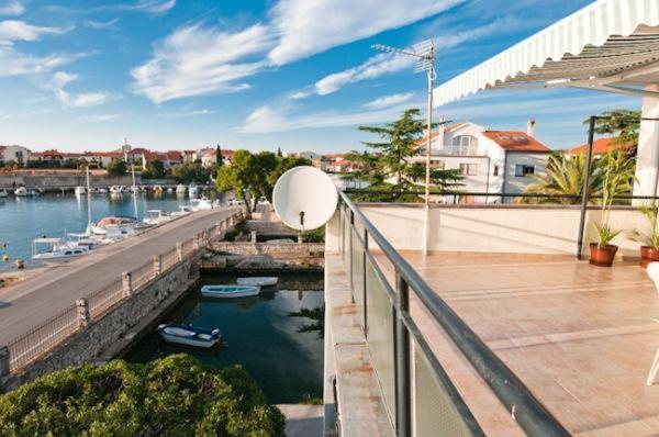 Amazing Seaview Apartment With A Balcony Near The Beach - Kneza Trpimira I ซาดาร์ ภายนอก รูปภาพ